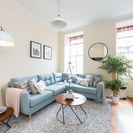 Bright And Modern 2 Bed Apartment Единбург Екстериор снимка