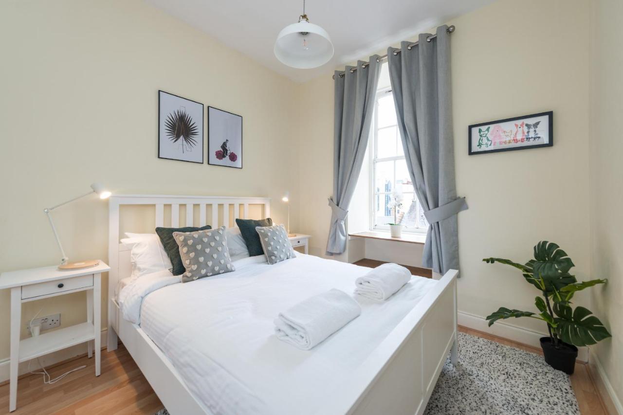Bright And Modern 2 Bed Apartment Единбург Екстериор снимка